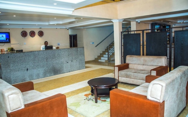 Royal Crest Hotel & Suites