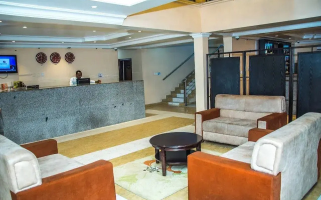 Royal Crest Hotel & Suites