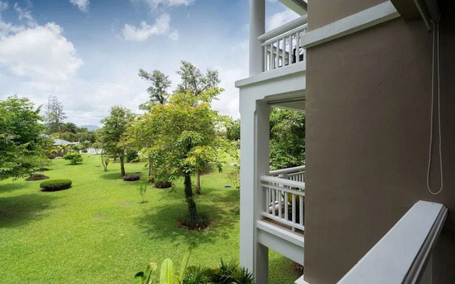 Laguna 2BR Apartment 2223 in Allamanda 2