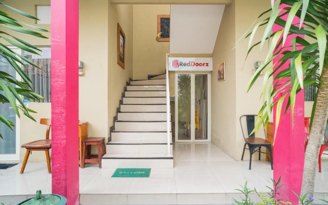 RedDoorz Syariah near Suncity Mall Sidoarjo