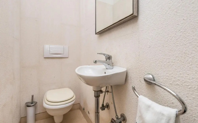 Amazing Home in Pag With 5 Bedrooms, Wifi and Outdoor Swimming Pool