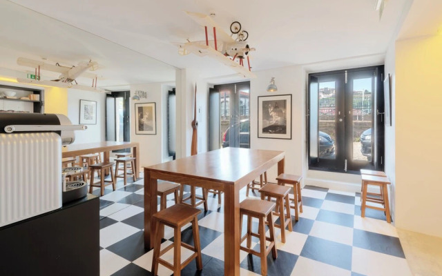 Miragaia Riverside Suites.