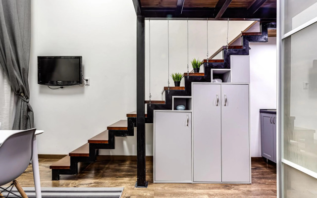 Valova 13, small studio