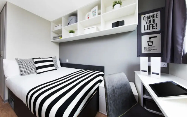 Modern Student-Only Ensuite Rooms in Central Portsmouth