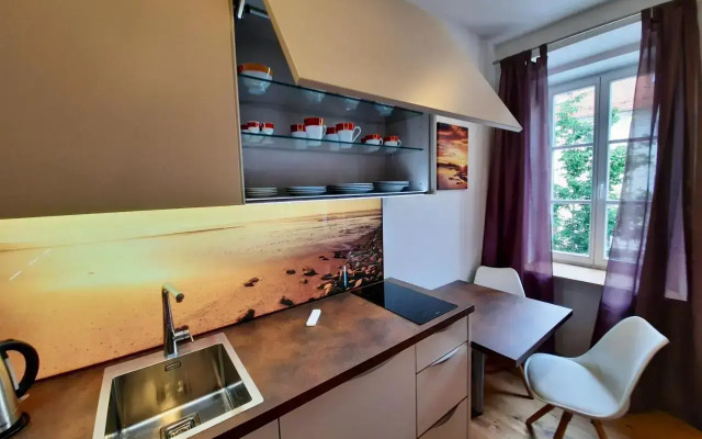 Apartment Gold