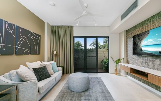 Esprit 11 Palm Cove