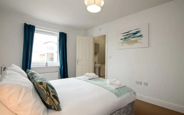 Karah Suites- Longhorn Avenue