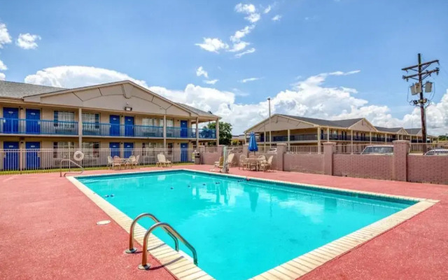 OYO Hotel Baton Rouge East I-12