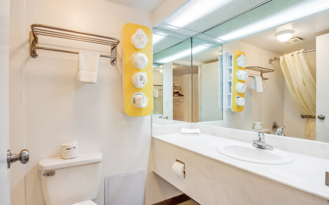 OYO Hotel Mona Lake Muskegon