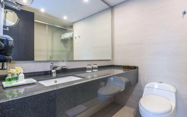 NH Bogotá Urban 26 Royal