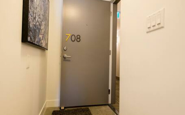 Pender Modern Studio on the Edge of Downtown Chinatown