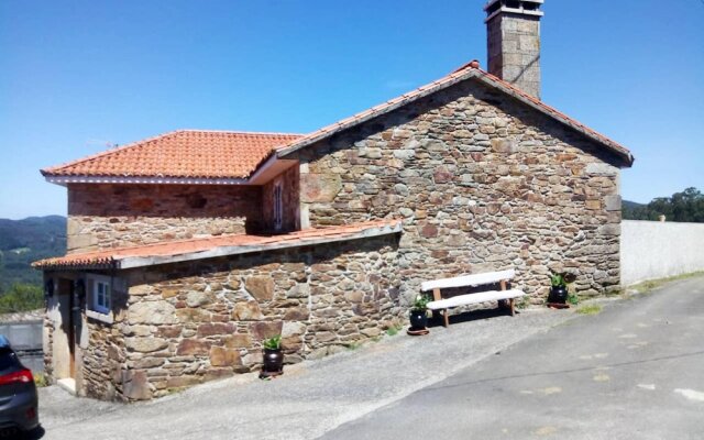 House with 4 Bedrooms in Carboeiro de Francia, with Wonderful Mountain View, Furnished Terrace And Wifi - 60 Km From the Beach