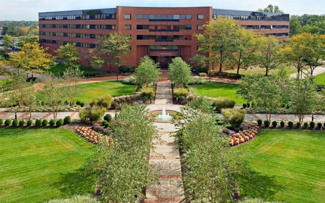 Crowne Plaza Edison by IHG