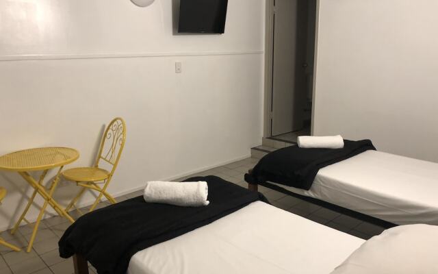 Airlie Waterfront Accomodation - Hostel