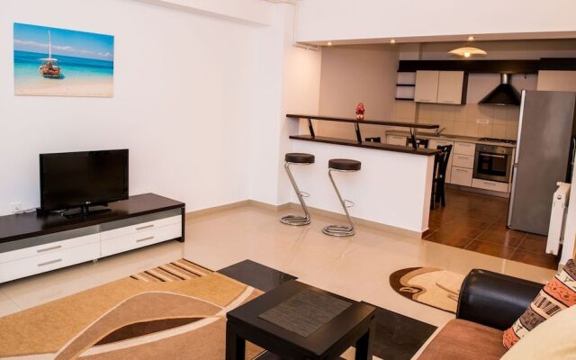 Apart holiday Maria Mamaia