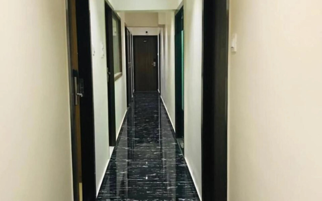 Hotel Crystal Luxury INN