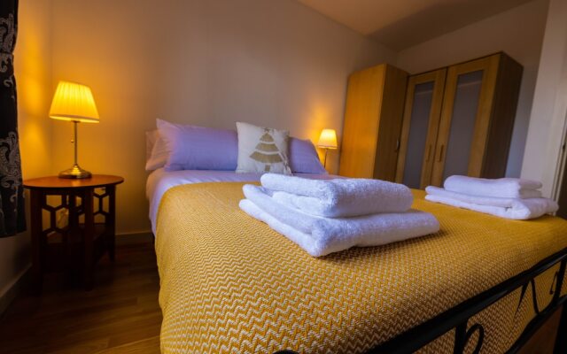 Beautiful and Spacious 2-bed Apartment in London