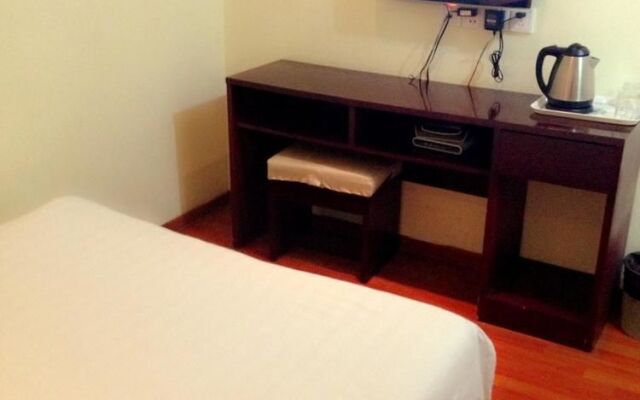 Longwan Hotel Nanjing South Railway Station