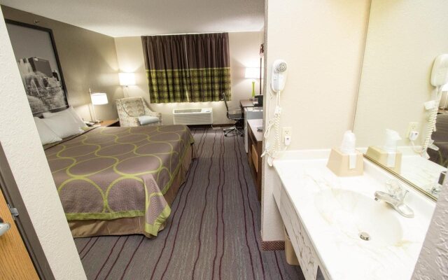 Super 8 Ohare Chicago Elk Grove Village