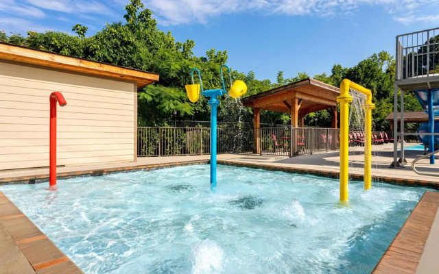 Howard Johnson by Wyndham Pigeon Forge
