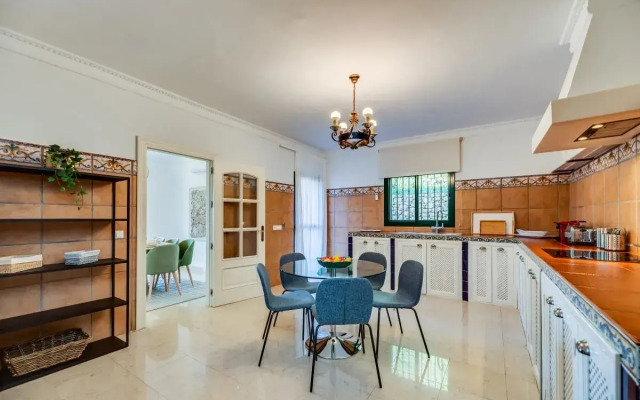 All About Casa Roca