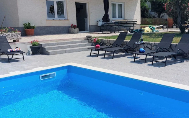 Spacious Novi Vinodolski Apartments With Terrace and Shared Pool