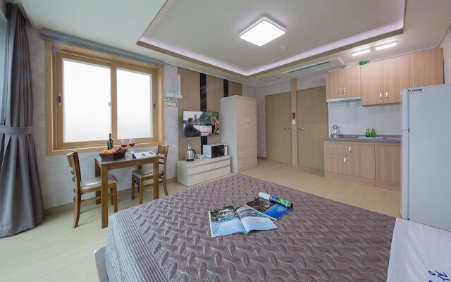 Yeosu Janggun Island Pension