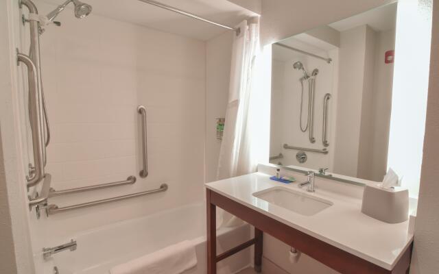 Holiday Inn Express & Suites Indianapolis Northwest by IHG