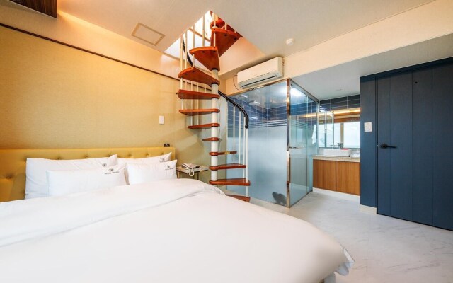 Gyeongju Hotel Brown