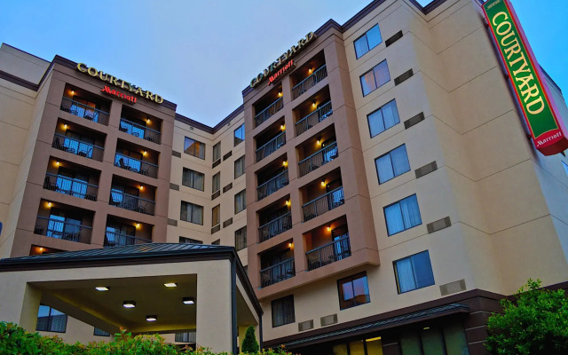 Courtyard By Marriott Vanderbilt-West End