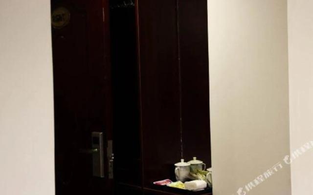 Home Inn Huaxuan Collection Hotel (Guangzhou Railway Station Clocks and Watches City)