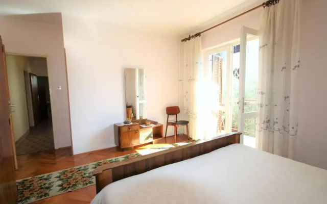 Labinac Ines, Only 300 M From Beach