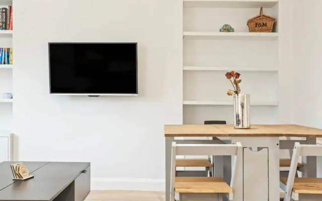 Modern, Cosy and Bright 1 Bedroom Apartment in Ealing