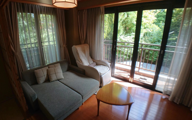 Kasuga Hotel – Guest Rooms – Nara