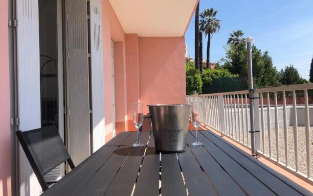 Beautiful Renovated T3 In The Heart Of Grasse!