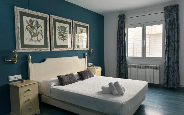 Agi Avenida Apartments