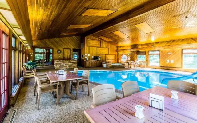 Rustlers Lodge
