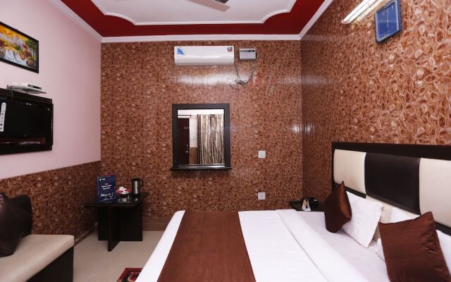 OYO 5851 Mehfil Hotel