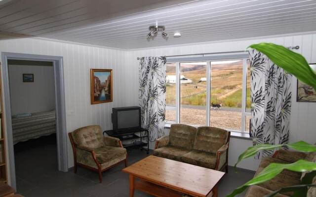 Guesthouse Steindórsstadir