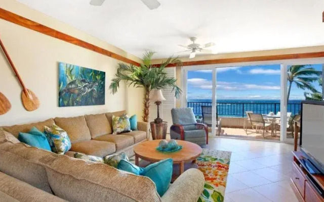 Whalers Cove Resort