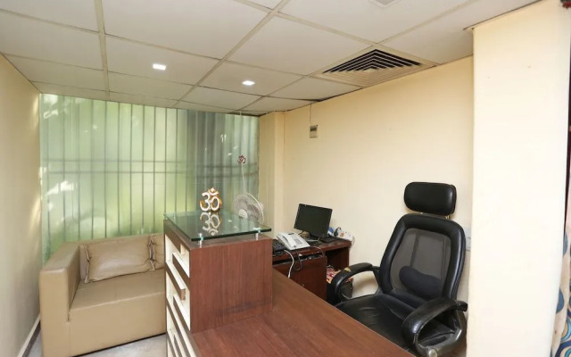 Oyo 23224 Green Park Residency