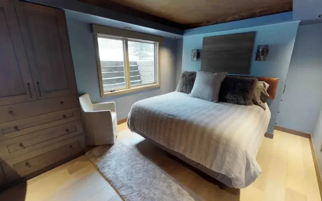 Greenbriar 14 2 Bedroom Condo by RedAwning
