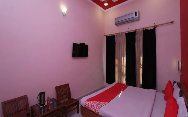 Hotel Laxmi Palace by OYO Rooms
