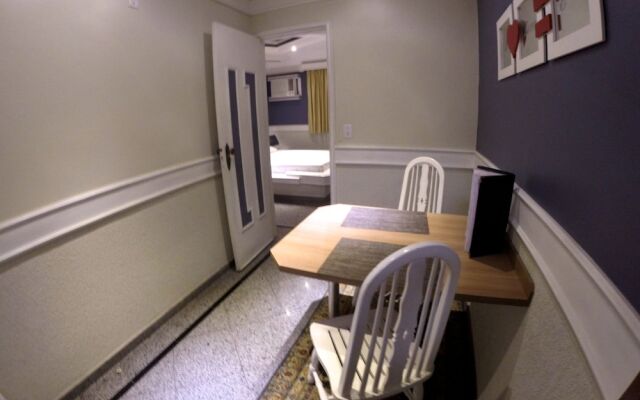Charm's Motel