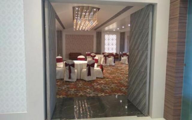 KL7 Hotel & Banquets