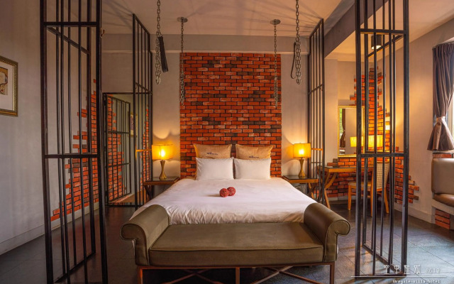 Regale Villa Hotel
