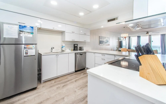 Shoreline Towers 3083