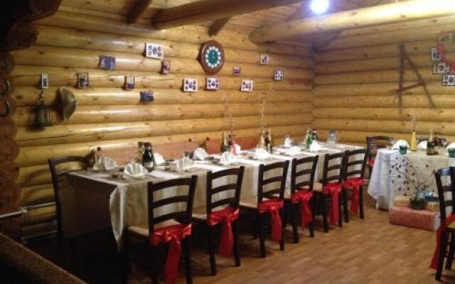 Guest House Dom S Bilyardom