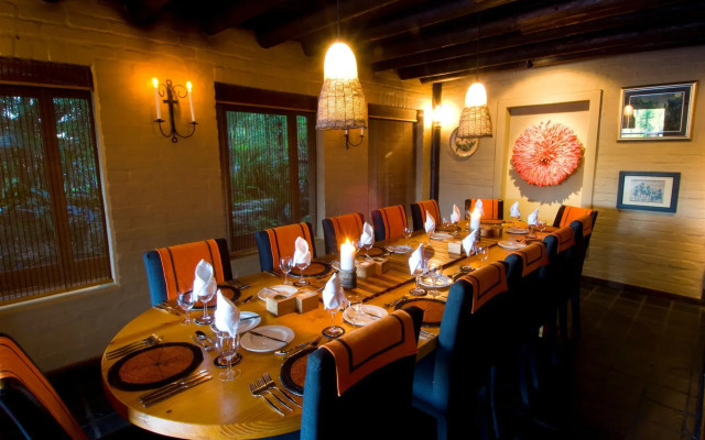 Hog Hollow Country Lodge