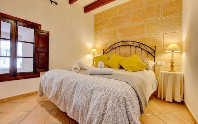 Villa - 4 Bedrooms With Pool - 107803